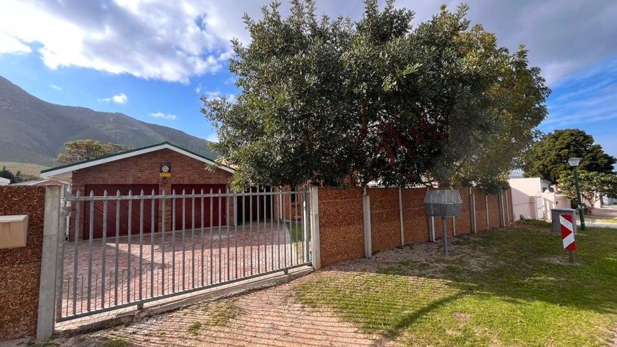 4 Bedroom Property for Sale in Kleinmond Western Cape